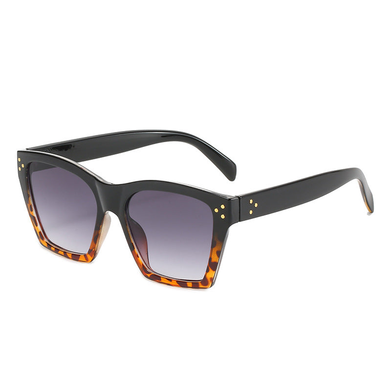 Ladies large fashionable sunglasses Bowlift