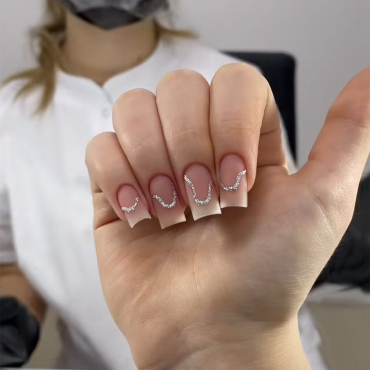 Elegant Stiletto Press-On Nail Art with Rhinestone Accents Bowlift