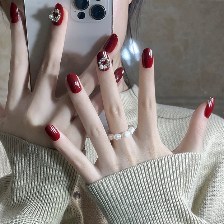 Glamorous Artificial Nails Bowlift