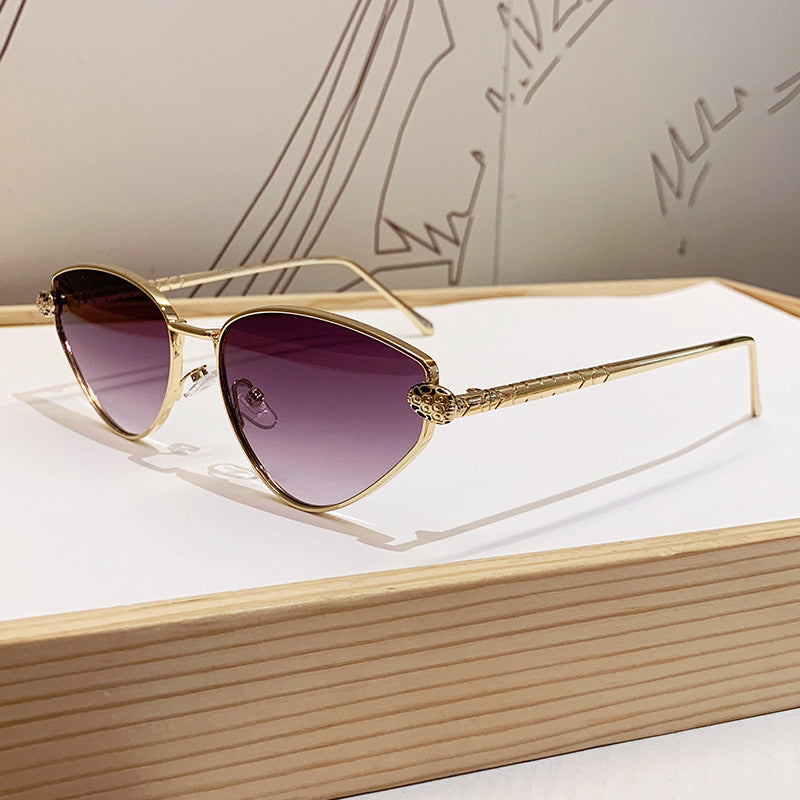 Ladies Designer Sunglasses with Chic Cat Eye Design and Luxurious Frame Bowlift