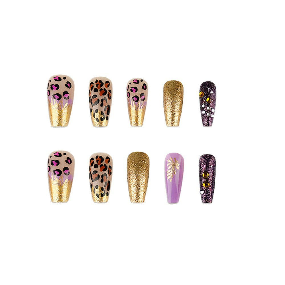 Artificial nails in stylish leopard design with luxurious glitter accents Bowlift