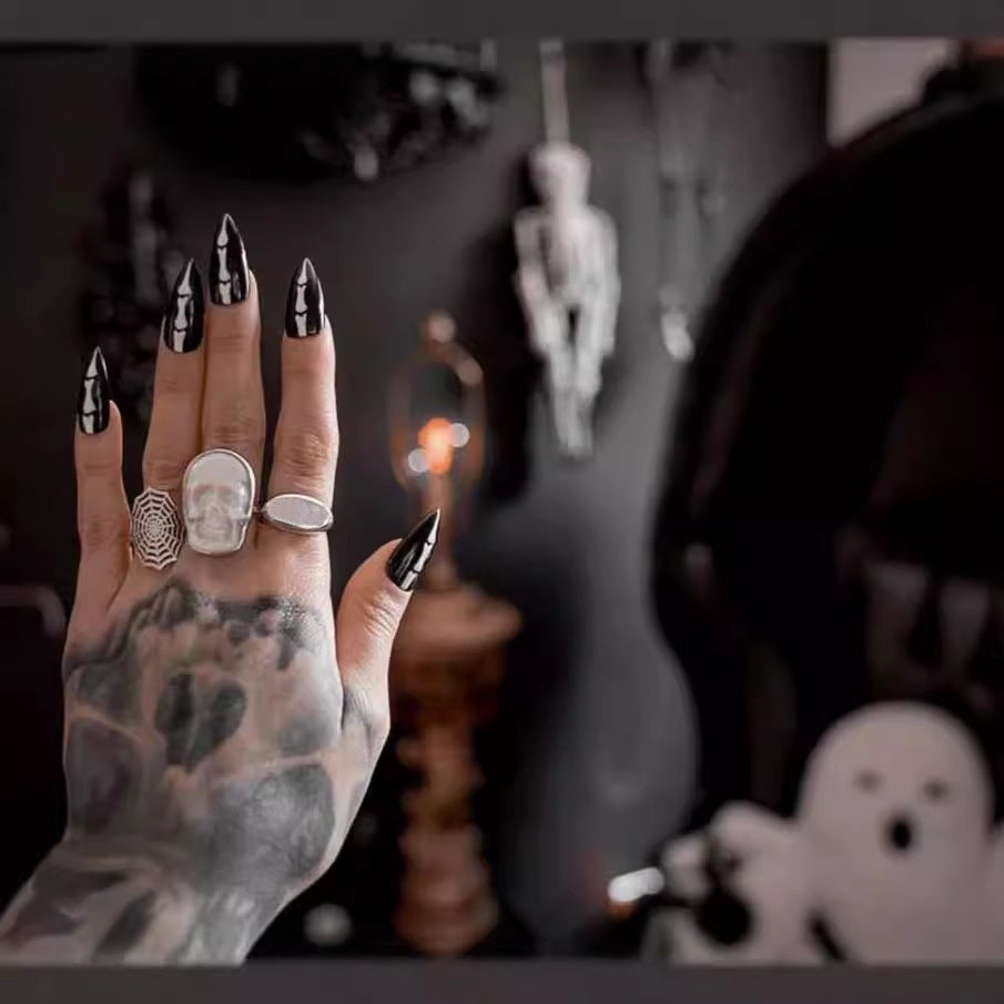 Gothic Skull-Design Stiletto Press-On Nails Bowlift