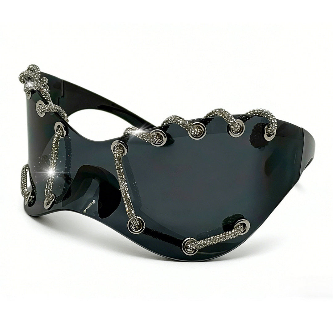 Women extravagant sunglasses with unique chain design Bowlift