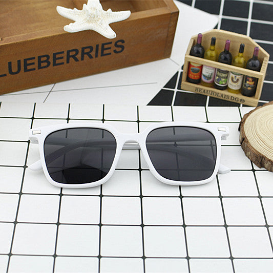 Women's modern square sunglasses with minimalist frame structure Bowlift