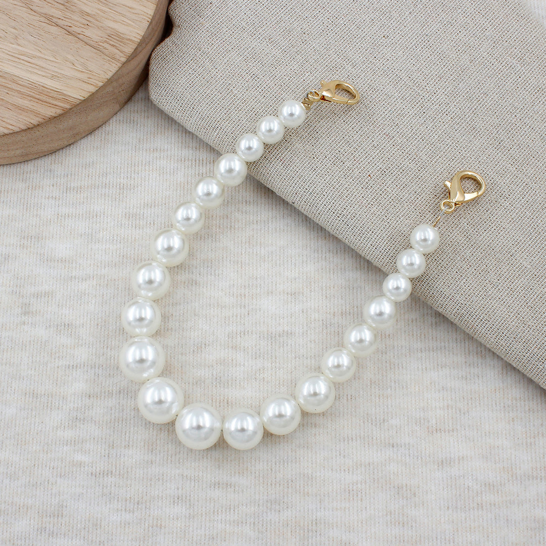 Elegant Pearl Accessory Bowlift