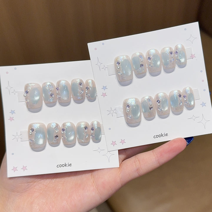 Artificial nails with pearl and glitter decoration Bowlift