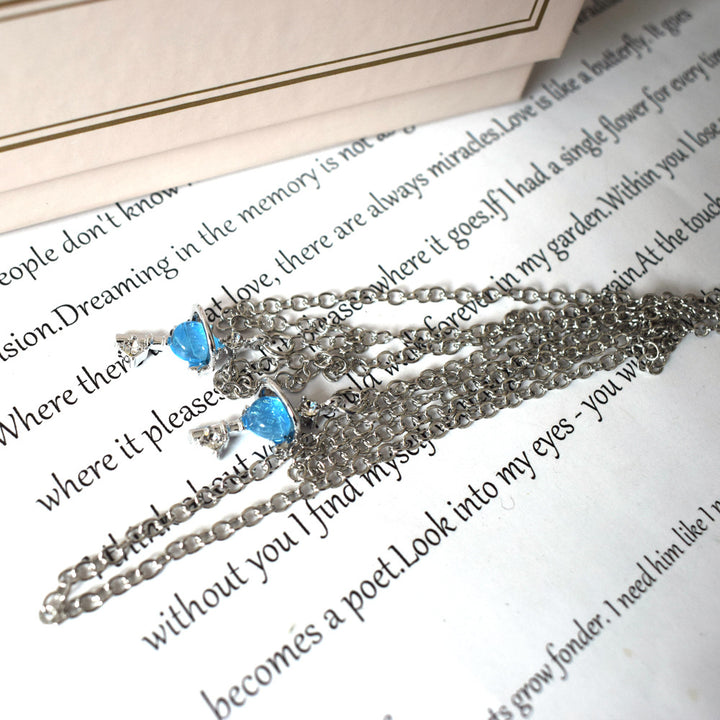 Elegant Dual-Tone Eyewear Chain Bowlift