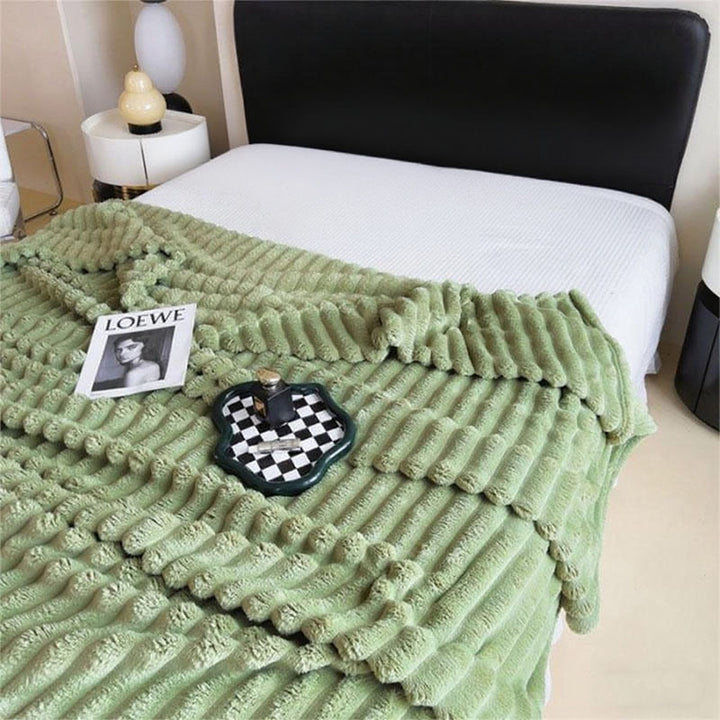 Women Plush Bedspread with Textured Design Bowlift