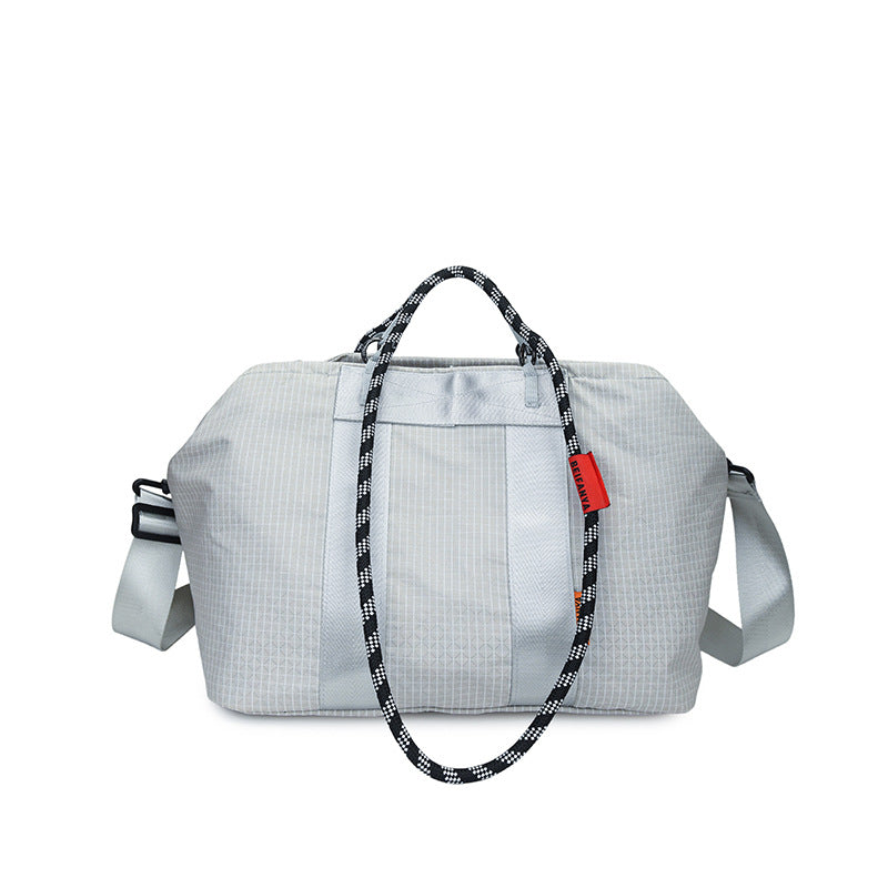 Stylish sports bag with adjustable shoulder strap Bowlift