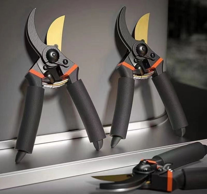Ergonomic curved bypass pruning shears with non-slip foam grips Bowlift
