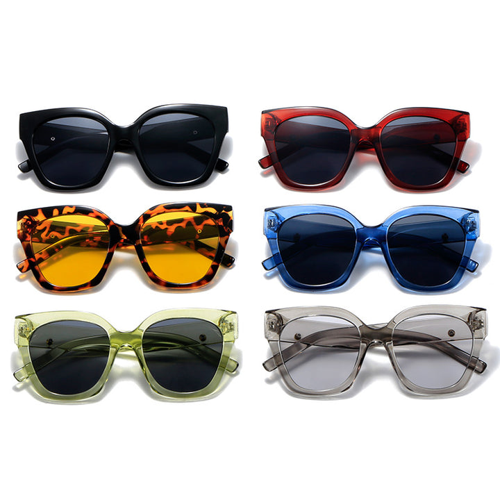 Women extravagantly designed sunglasses Bowlift