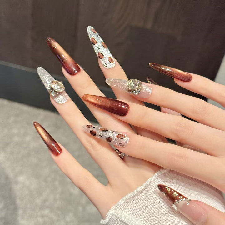Glamorous Decorative Press-On Nail Set with Stunning Patterns