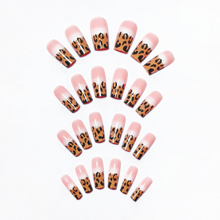 Artificial nails with elegant leopard pattern Bowlift