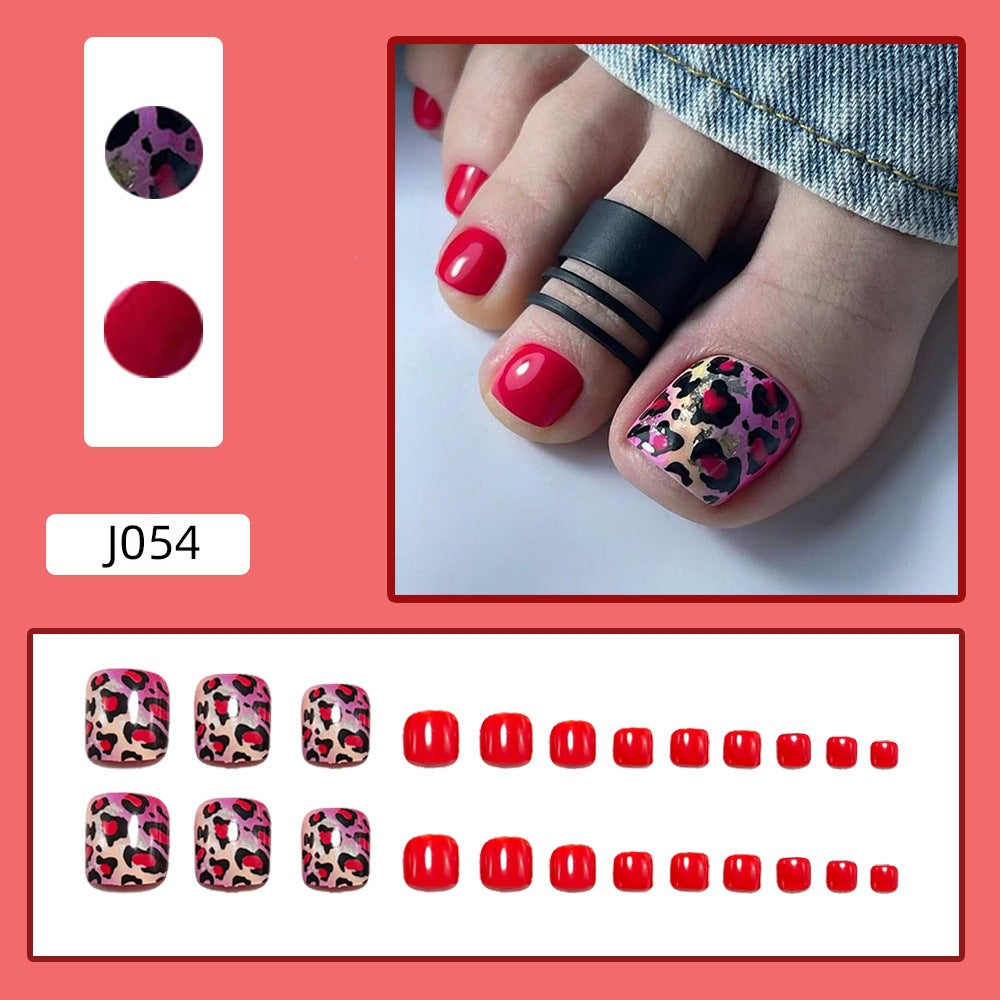 Creative Art Nails in Modern Leopard Look Bowlift