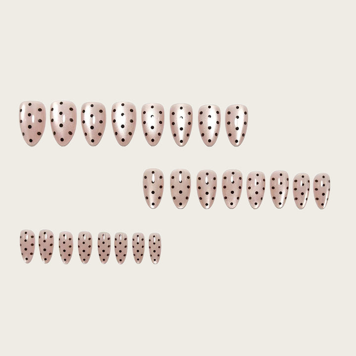 Art Nails in Elegant Polka Dot Design Bowlift