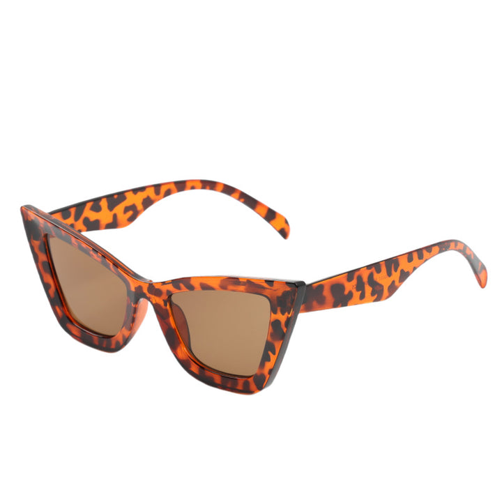 Women fashion forward Cat-Eye sunglasses Bowlift
