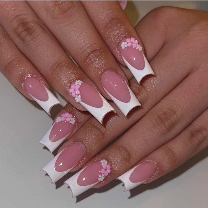 Artificial nail set with romantic flower decorations Bowlift