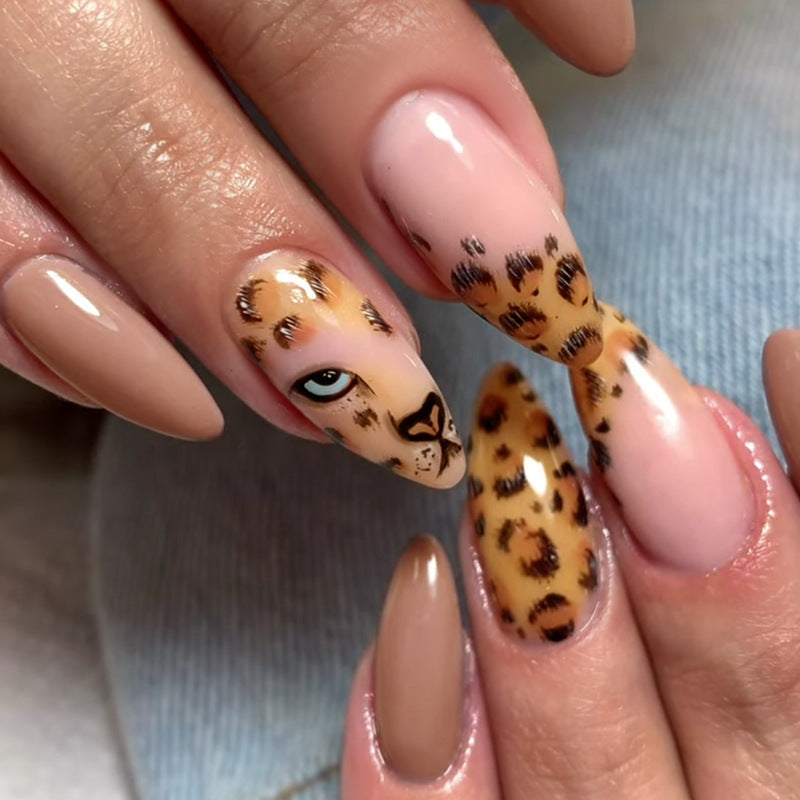 Creative Nail Art Set with Leopard Design and Glamorous Accents Bowlift