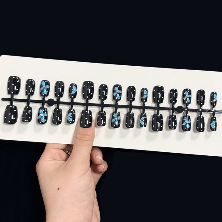 Floral-Embellished Press-On Nail Set Bowlift