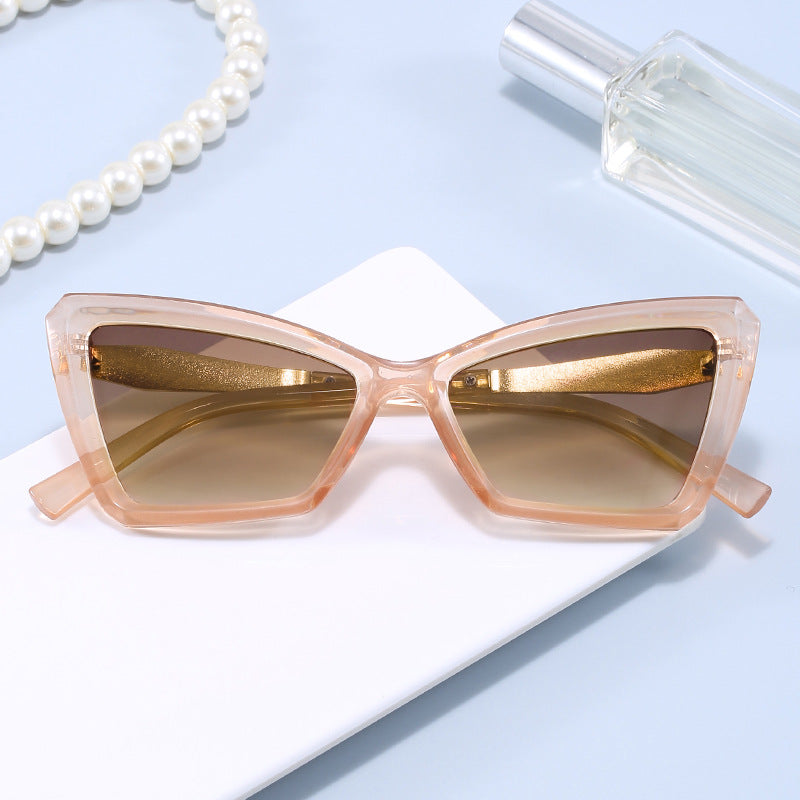 Women's Cat-Eye Sunglasses with Luxurious Transparent Frame Bowlift