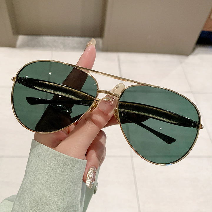 Women exclusive designer glasses with elegant details and high-quality metal frame Bowlift