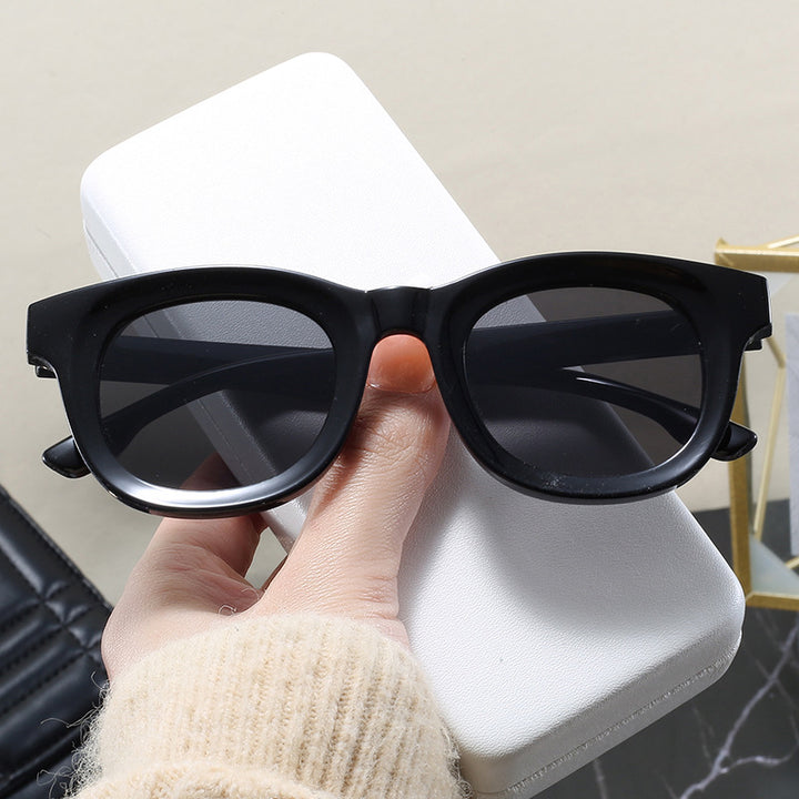Women's sunglasses in modern, square design Bowlift