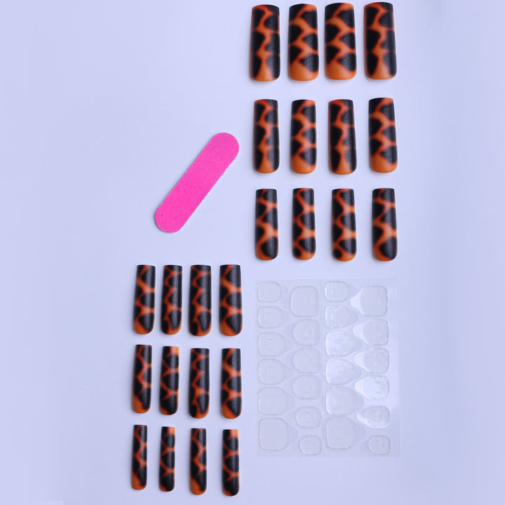Artificial nails in creative leopard design Bowlift