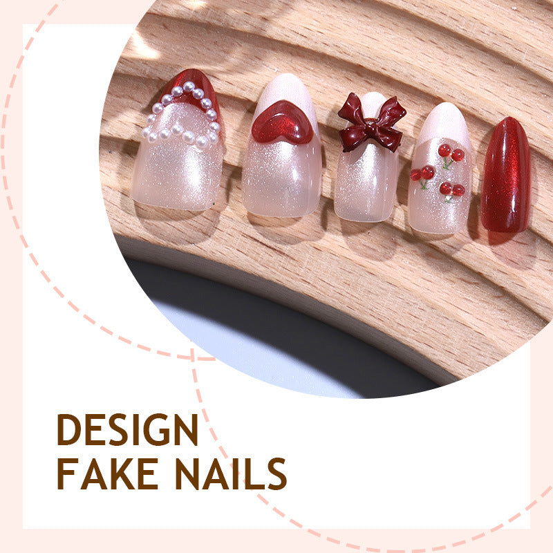 Artificial nail set with romantic heart and glitter decorations Bowlift