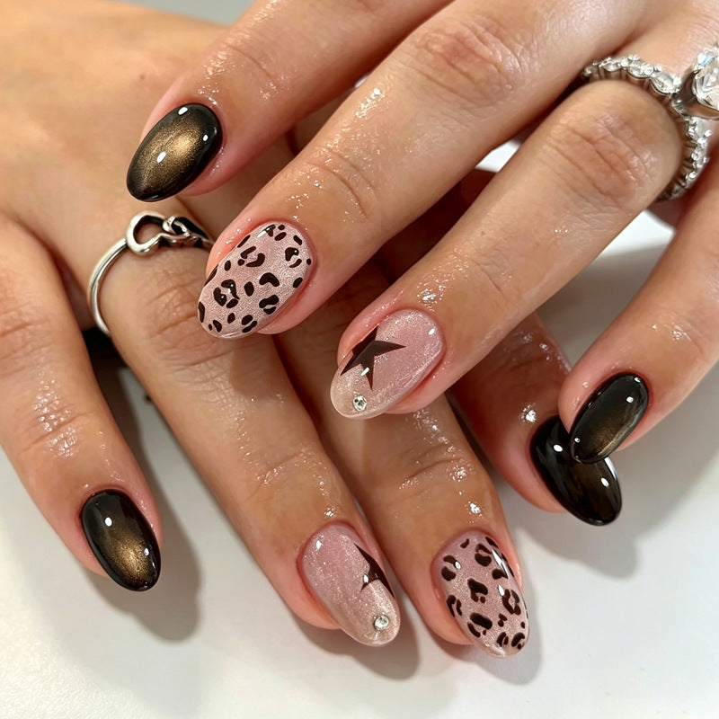 Glamorous artificial nails Bowlift