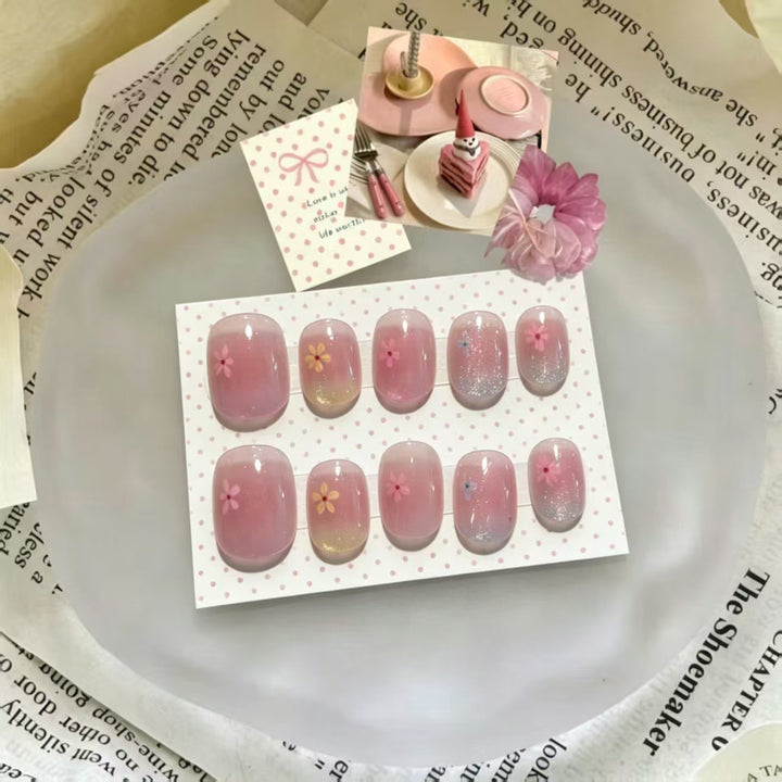Floral-Themed Nail Art Set Bowlift