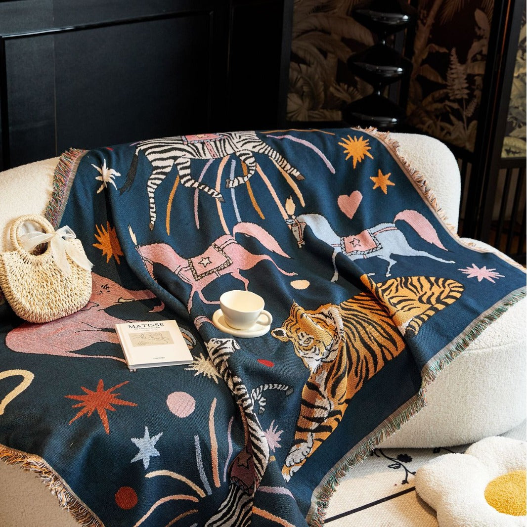 Artistic Animal-Themed Tapestry Blanket