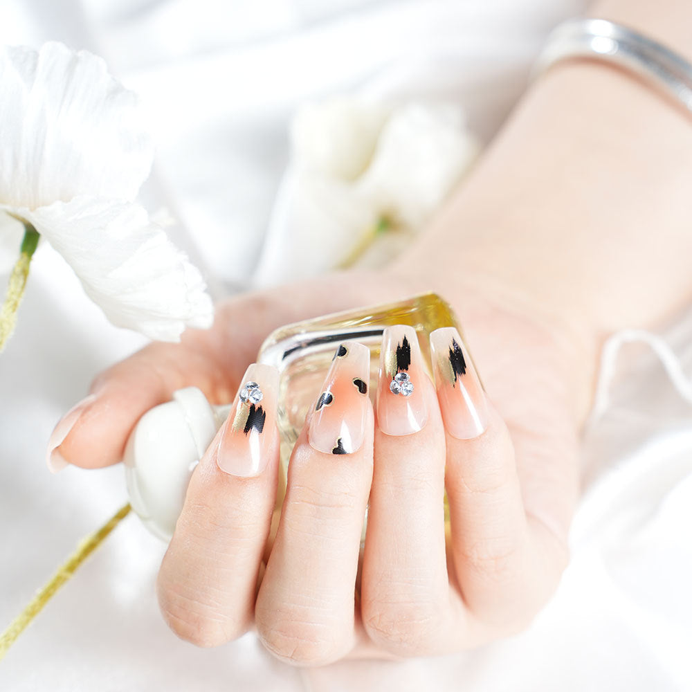 Artistic Heart-Adorned Press-On Nail Set Bowlift