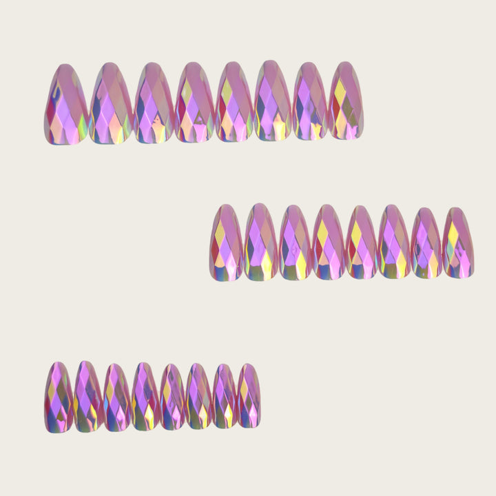 Artificial nails in elegant crystal design Bowlift