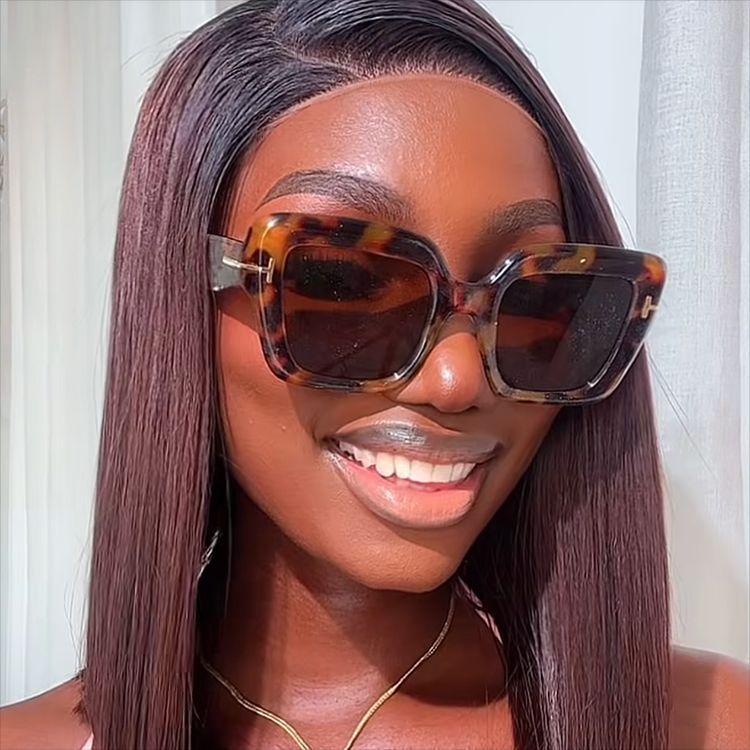 Women's square sunglasses with comfortable plastic frame and UV protection Bowlift