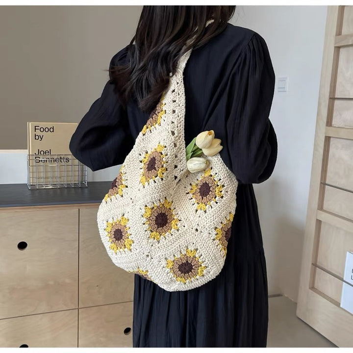 Hand-crocheted shoulder bag Bowlift