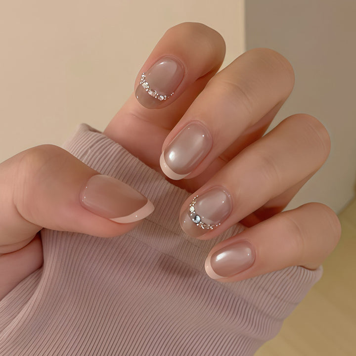 Rhinestone-Accented Press-On Nail Set Bowlift