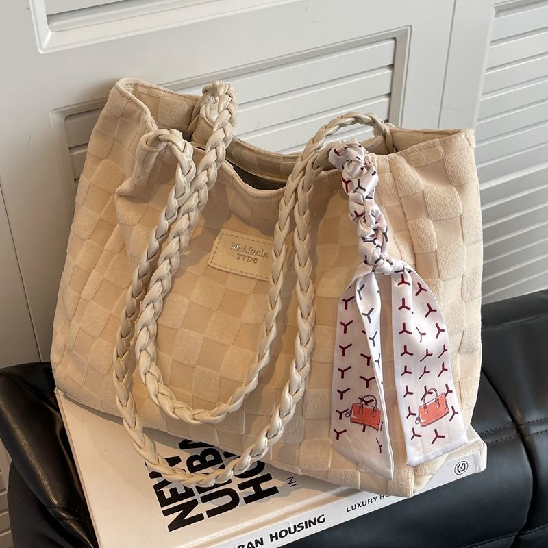 Woven Handcrafted Tote Bowlift