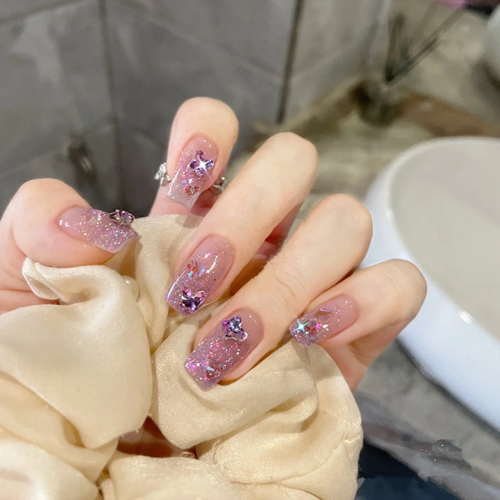 Glamorous artificial nails with sparkling accents Bowlift