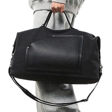 Sporty travel bag made of durable material with practical compartments Bowlift