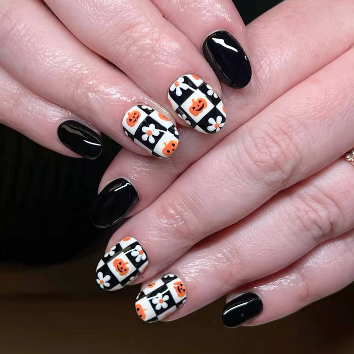 Festive Halloween-Themed Press-On Nail Art Set Bowlift