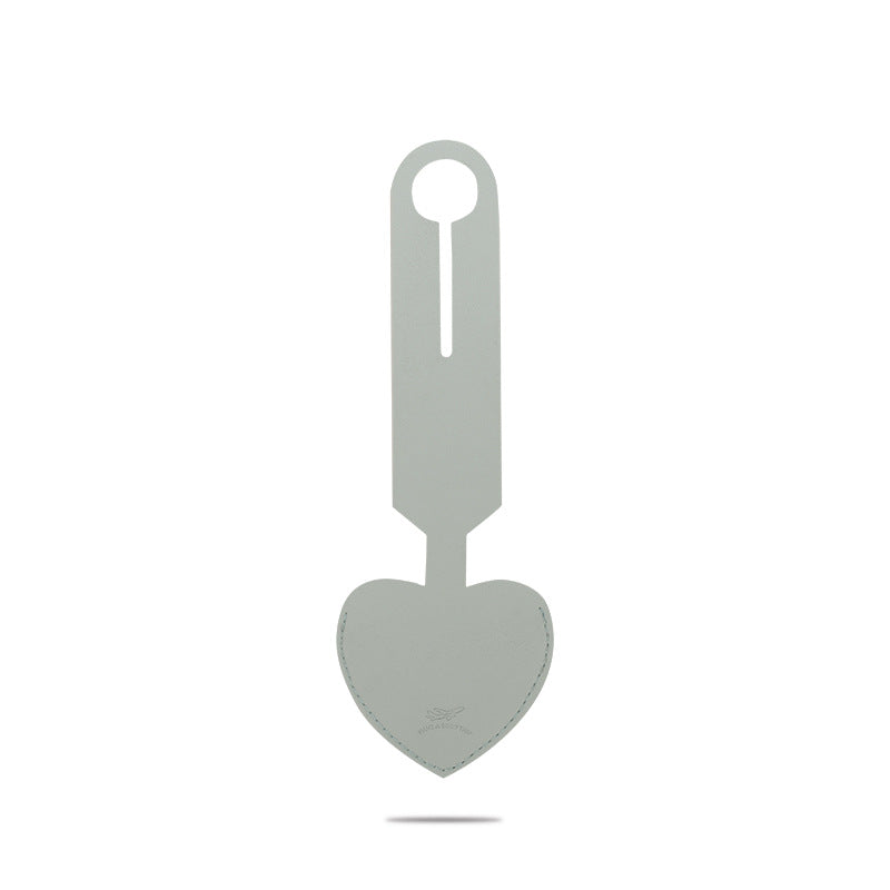 heart-shaped leather luggage tag with adjustable loop Bowlift