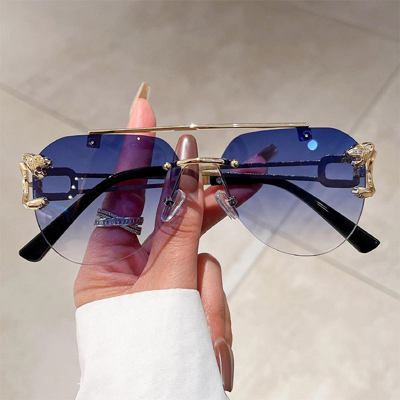 Women's unusual round sunglasses with decorative details Bowlift