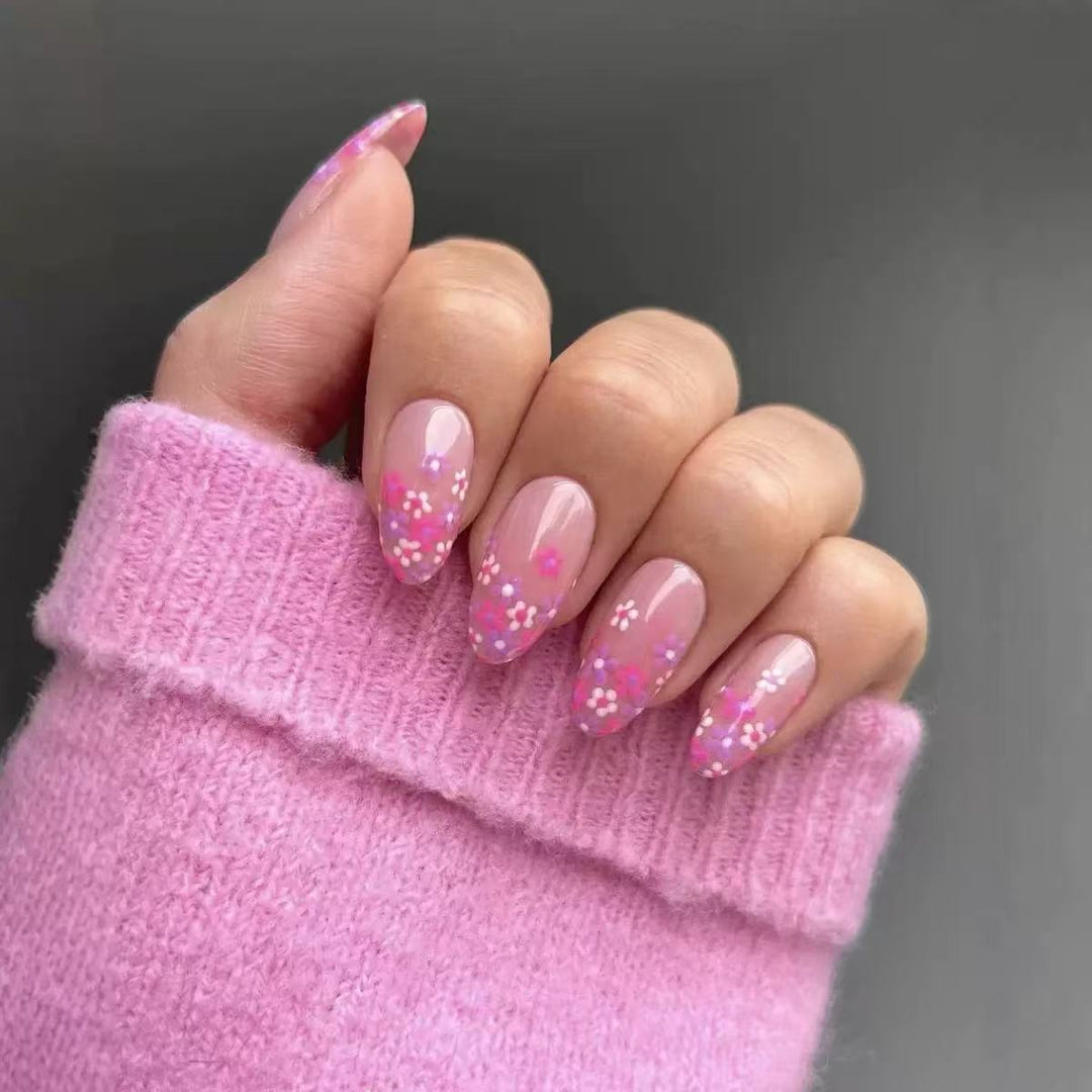 Nail set with floral design and sparkling accents Bowlift