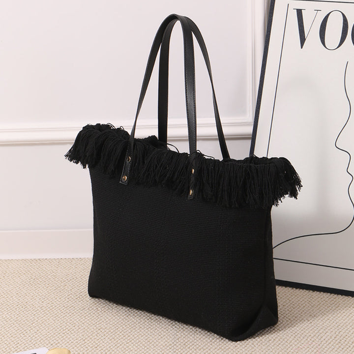 Beach bag with eye-catching fringe edge Bowlift