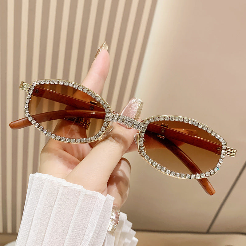 Women's sunglasses in elegant glamour style Bowlift