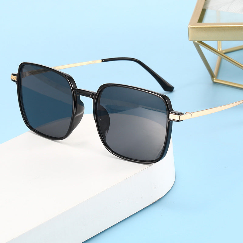 Women's fashionable oversized sunglasses with exclusive metal details Bowlift