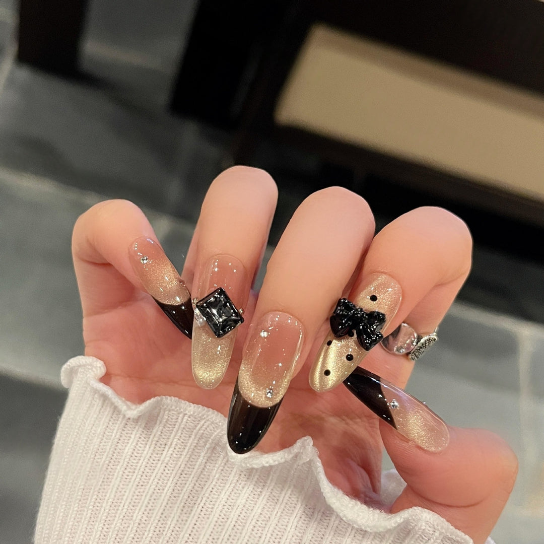 Elegant Kunstnägel with Bow and Rhinestone Design Bowlift