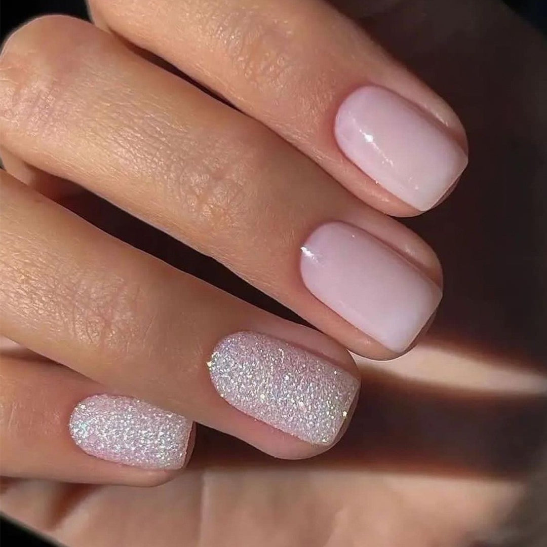 Permanent artificial nails with glitter finish Bowlift