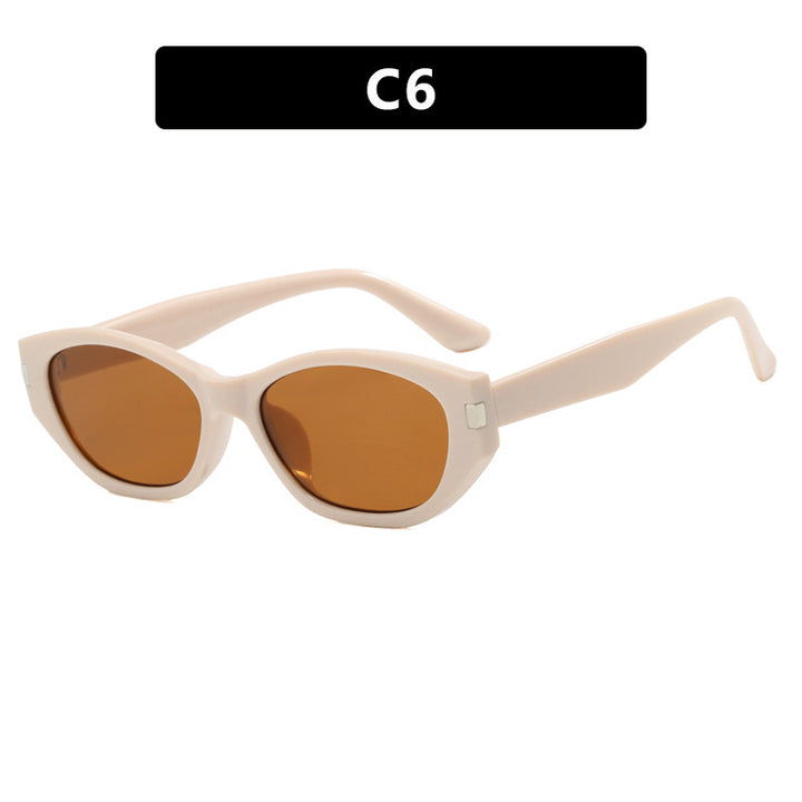 Women's fashionable cat-eye sunglasses with elegant, transparent frame Bowlift