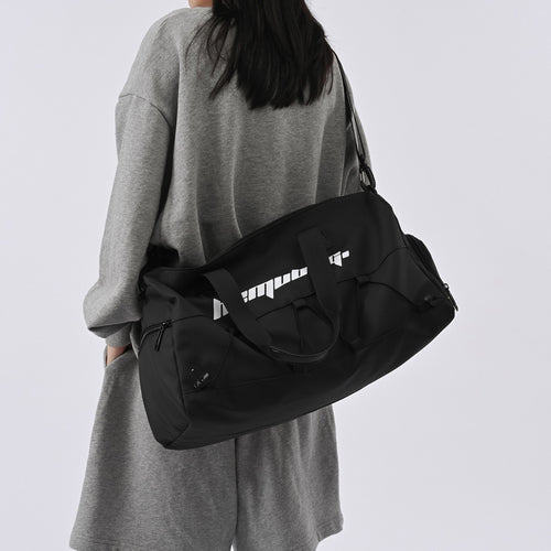 Sporty Travel Bag with Expandable Compartment Design Bowlift